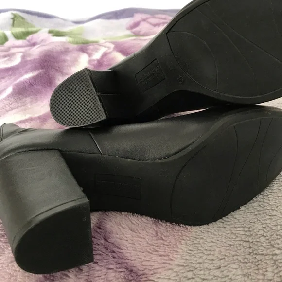 Christian Soriano Heeled Ankle Boots - Picture 5 of 10